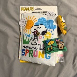Peanuts snoopy soft baby book